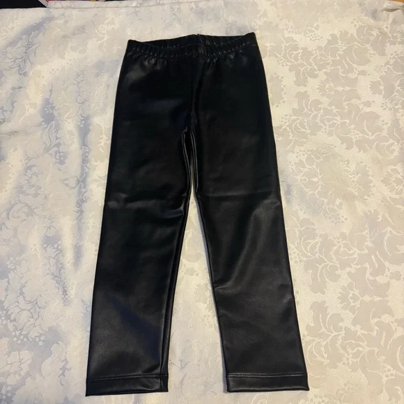 ❤️2/$14 or 3/$21❤️ NWT Baby Gap Black Vegan Leather Leggings, Size 4 - Picture 2 of 9